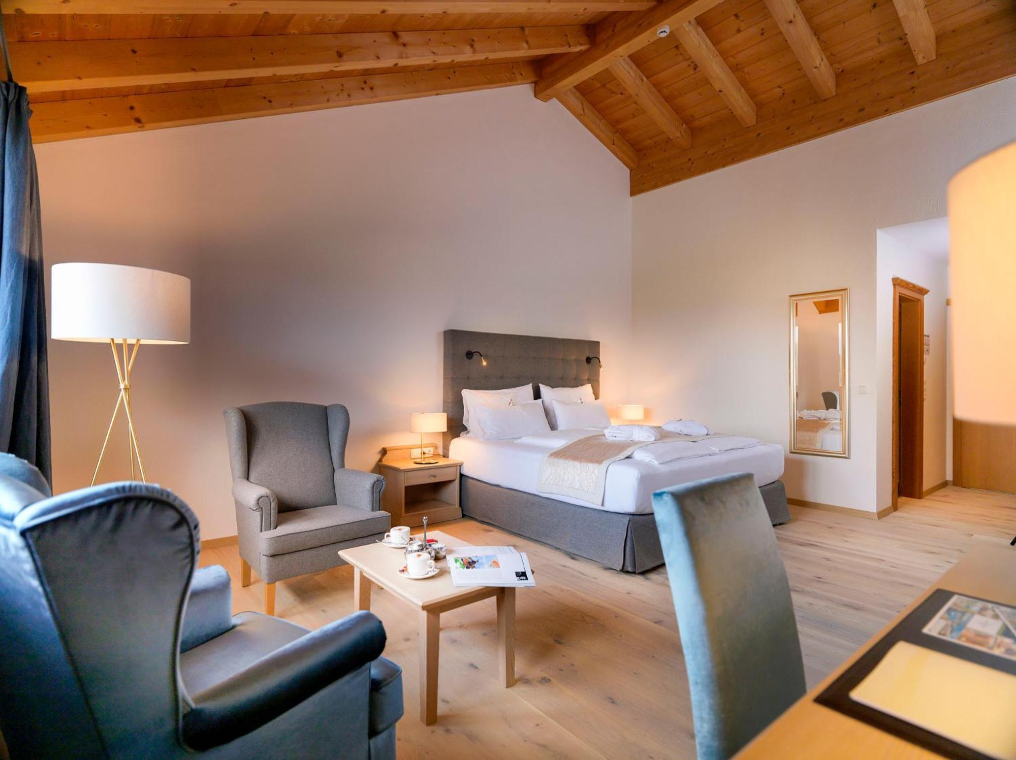 Dolomitengolf Hotel & Spa Lavant Exterior photo