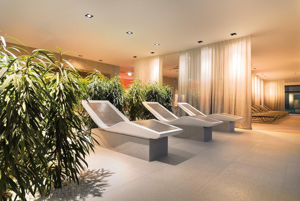 Dolomitengolf Hotel & Spa Lavant Exterior photo